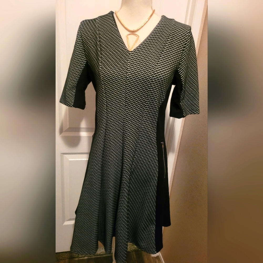 EUC Ryan Michelle black and white dress Size Medium